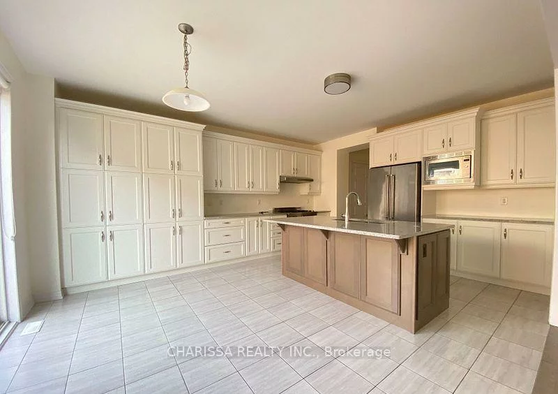 295, Ironside, 1008 - GO Glenorchy, Oakville