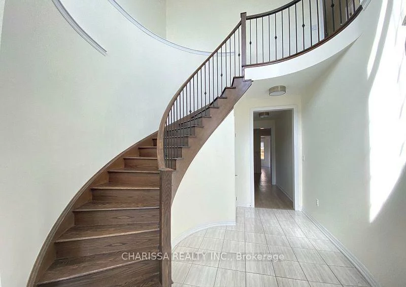 295, Ironside, 1008 - GO Glenorchy, Oakville