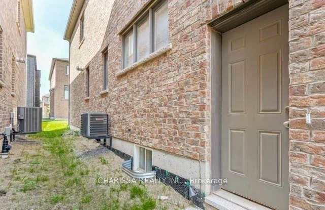 295, Ironside, 1008 - GO Glenorchy, Oakville