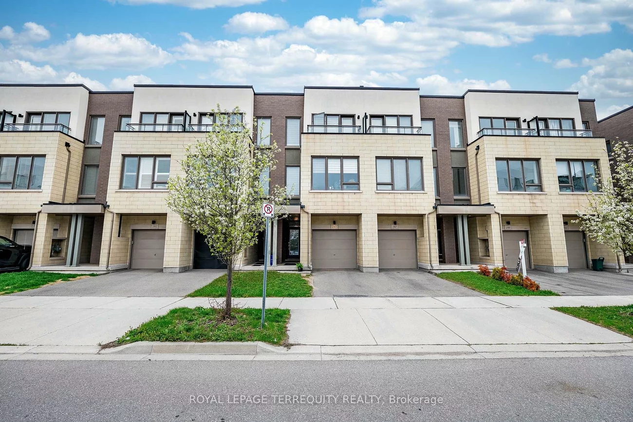 195, Sabina, 1008 - GO Glenorchy, Oakville