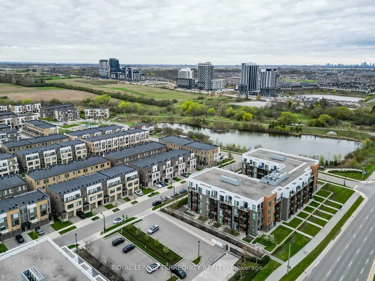 195, Sabina, 1008 - GO Glenorchy, Oakville