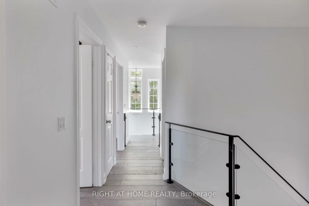 2591, Castle Hill, 1015 - RO River Oaks, Oakville