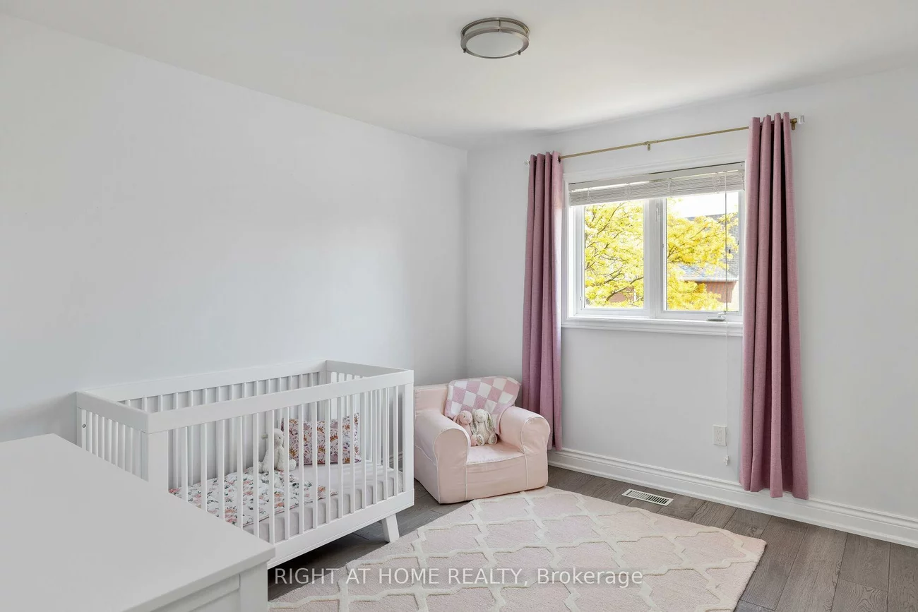 2591, Castle Hill, 1015 - RO River Oaks, Oakville