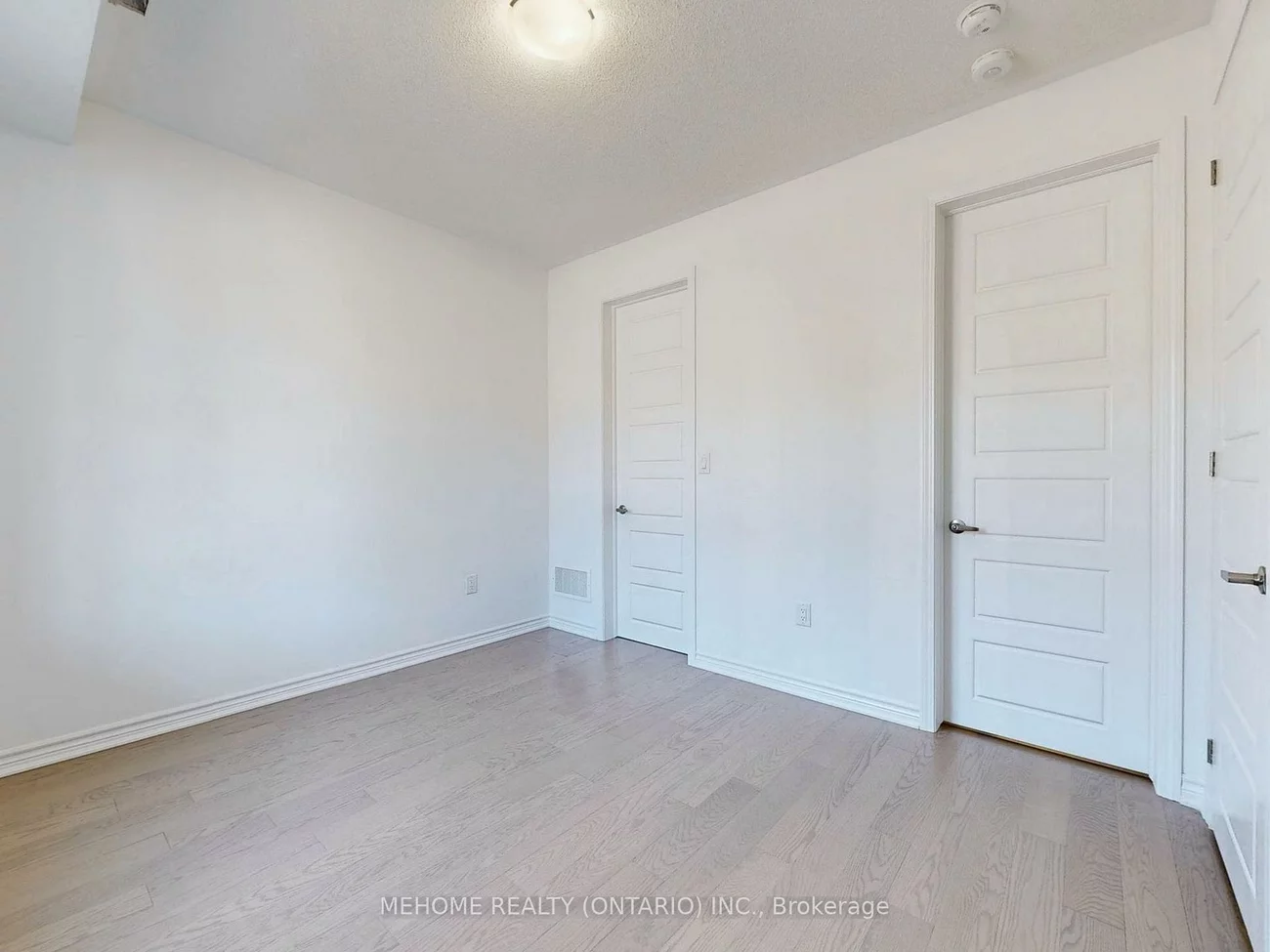 1371, William Halton, 1012 - NW Northwest, Oakville