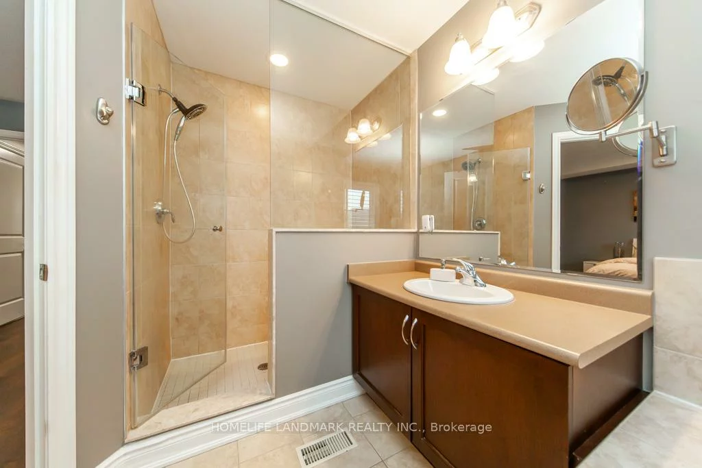 3077, Neyagawa, 1008 - GO Glenorchy, Oakville