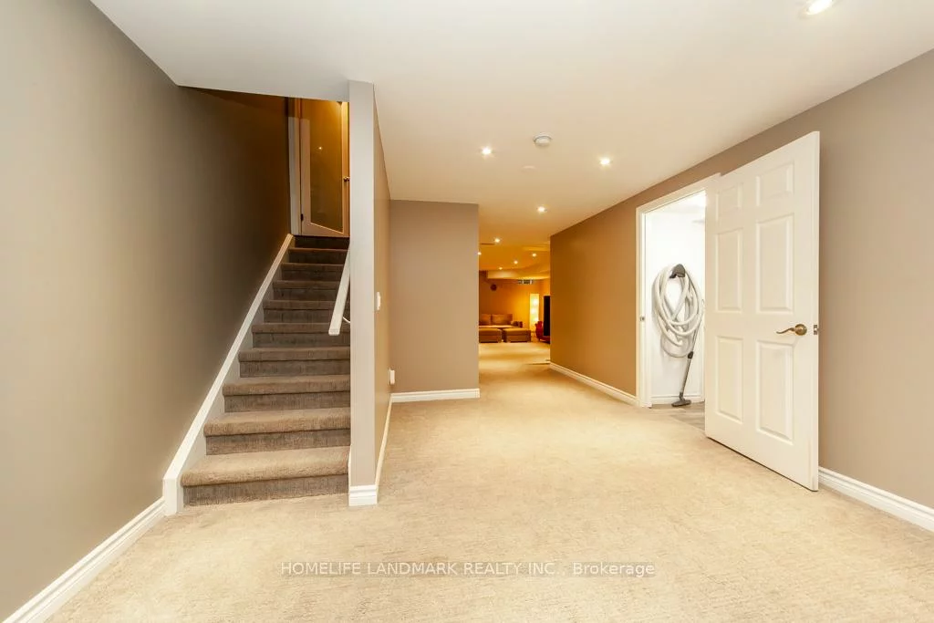 3077, Neyagawa, 1008 - GO Glenorchy, Oakville