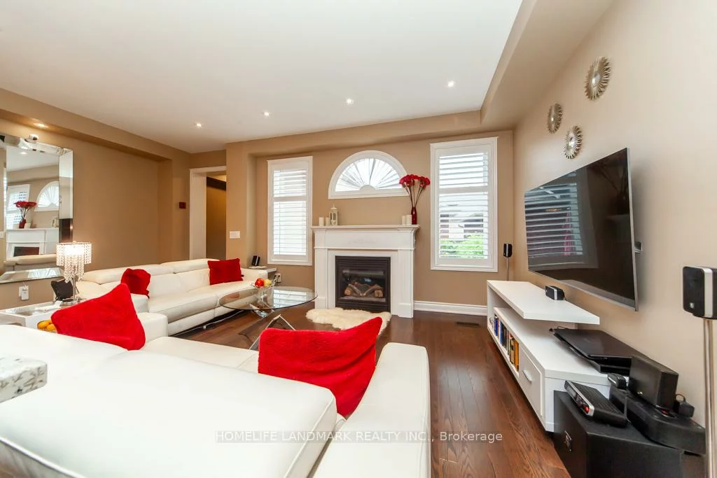 3077, Neyagawa, 1008 - GO Glenorchy, Oakville
