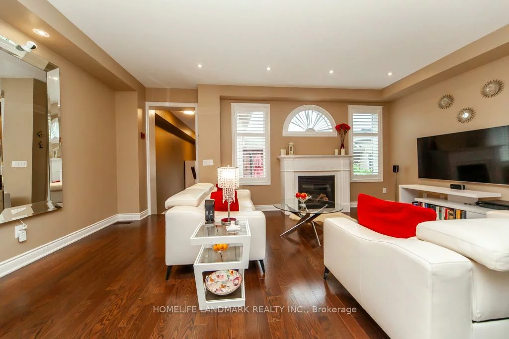 3077, Neyagawa, 1008 - GO Glenorchy, Oakville