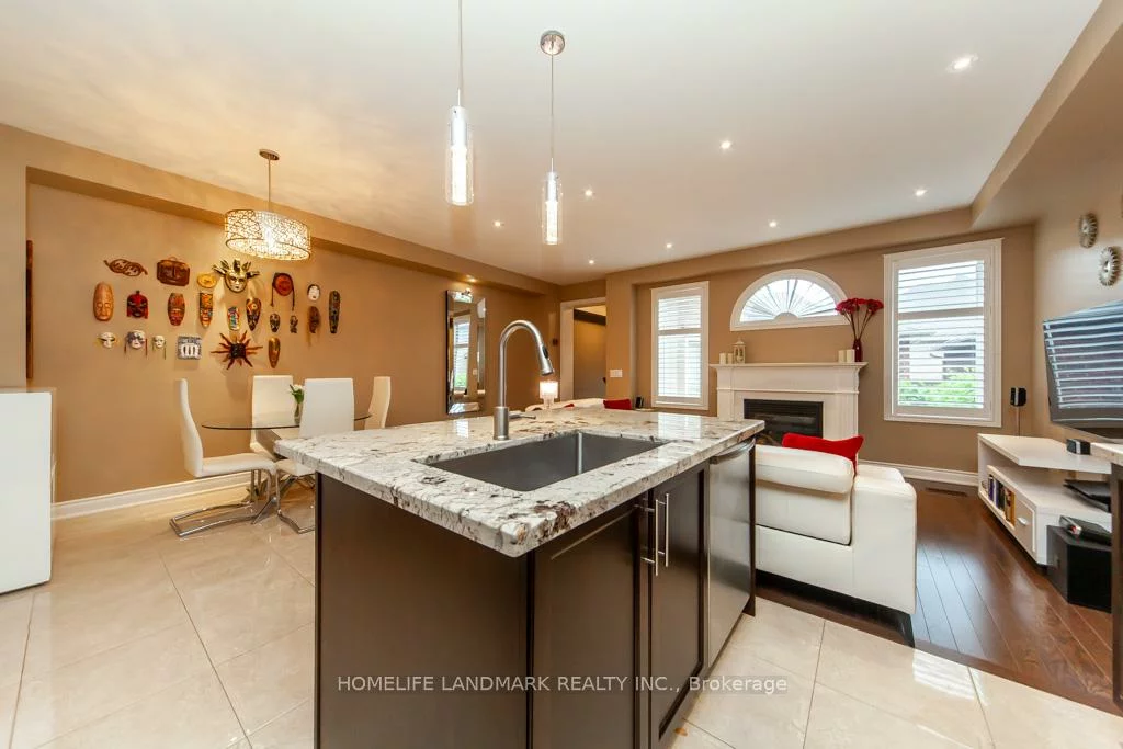 3077, Neyagawa, 1008 - GO Glenorchy, Oakville
