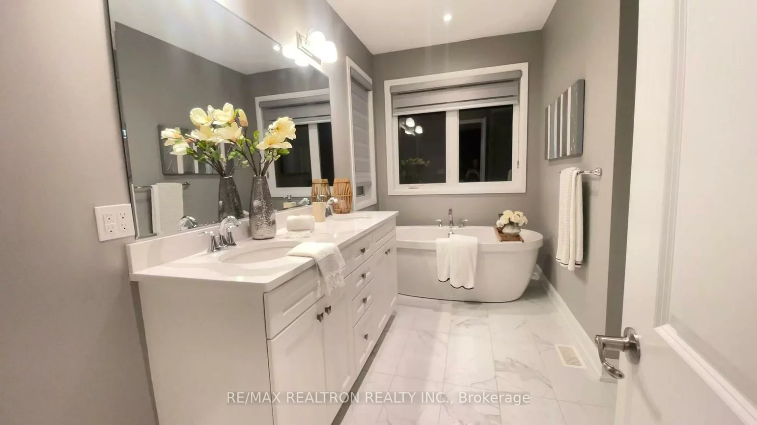 1444, Varelas, 1010 - JM Joshua Meadows, Oakville