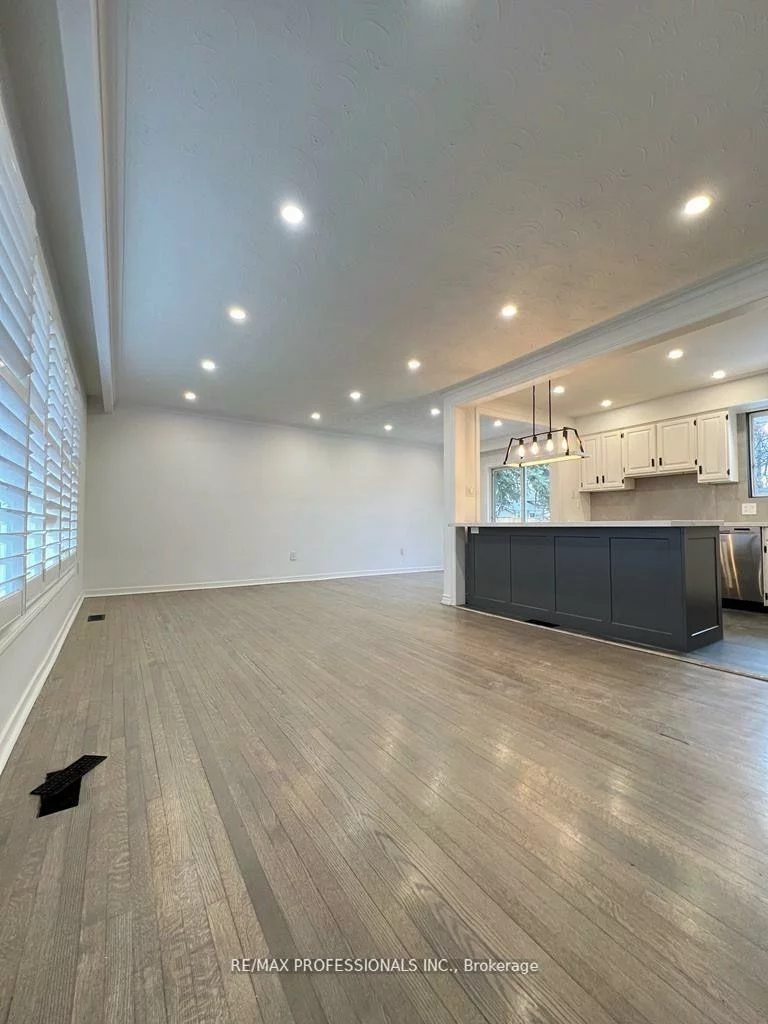 15, Ridge, 1003 - CP College Park, Oakville