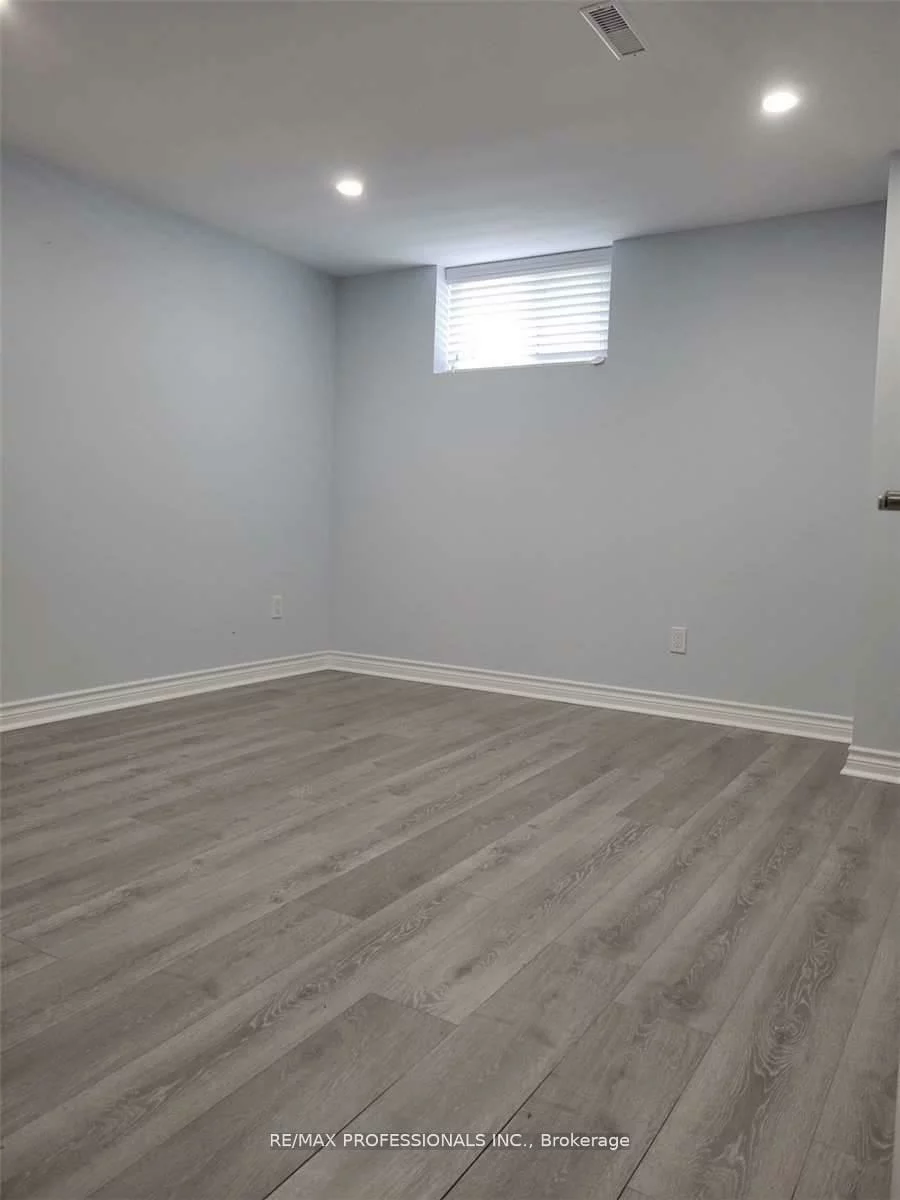 15, Ridge, 1003 - CP College Park, Oakville