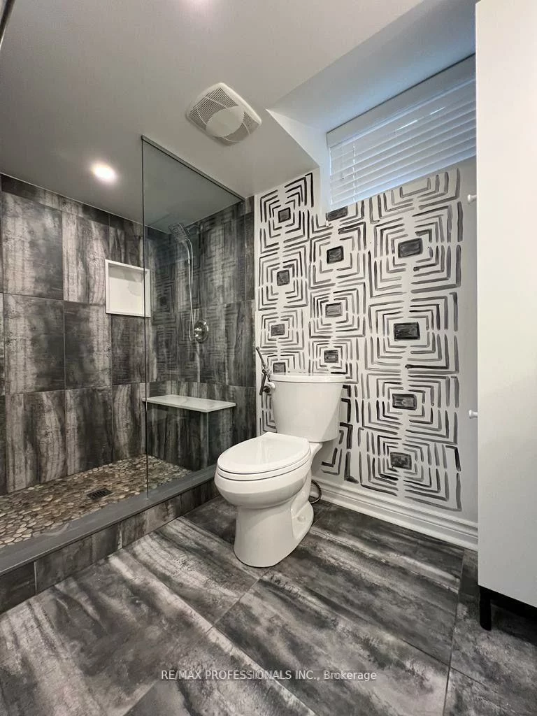 15, Ridge, 1003 - CP College Park, Oakville