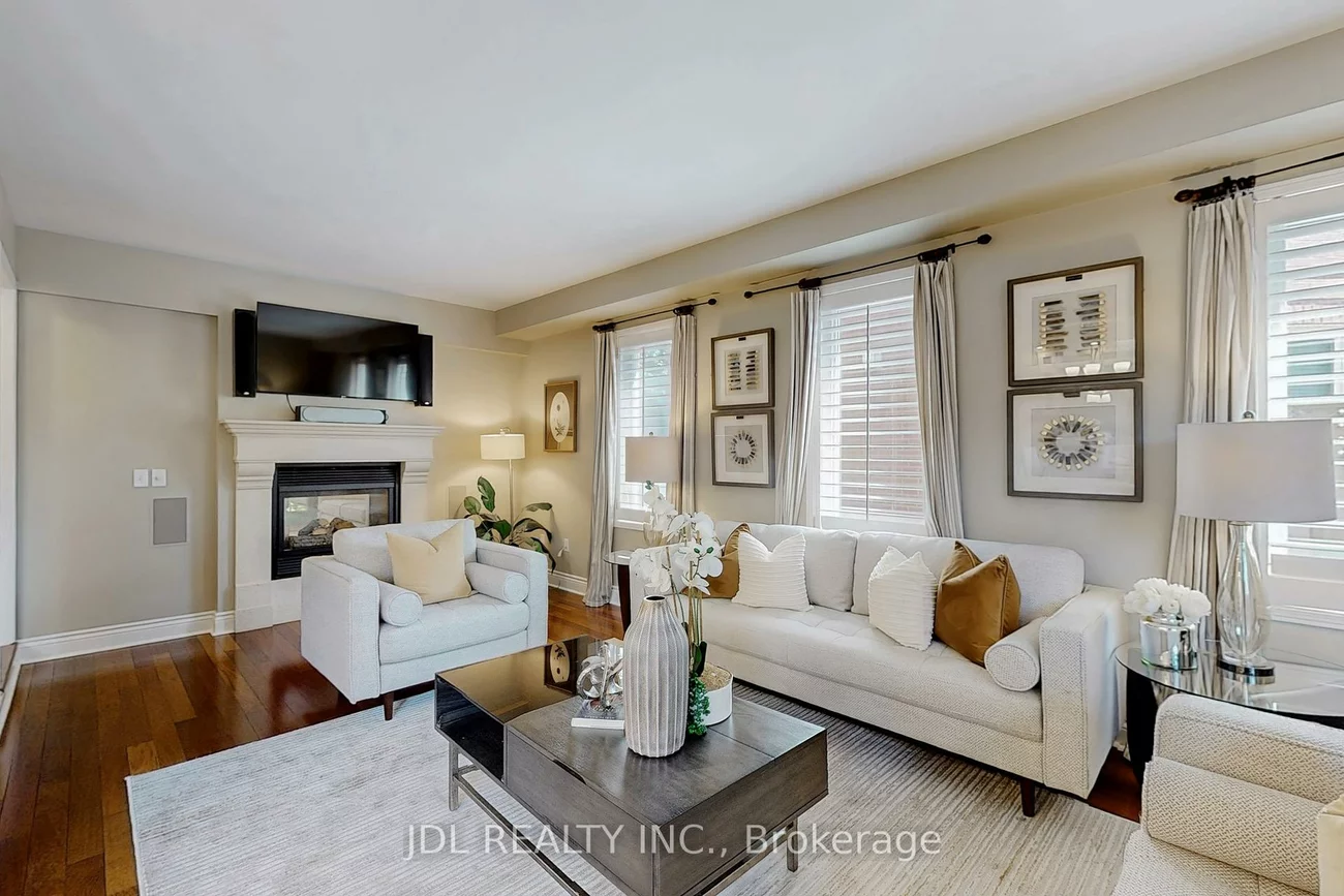 240, Lexington, 1015 - RO River Oaks, Oakville