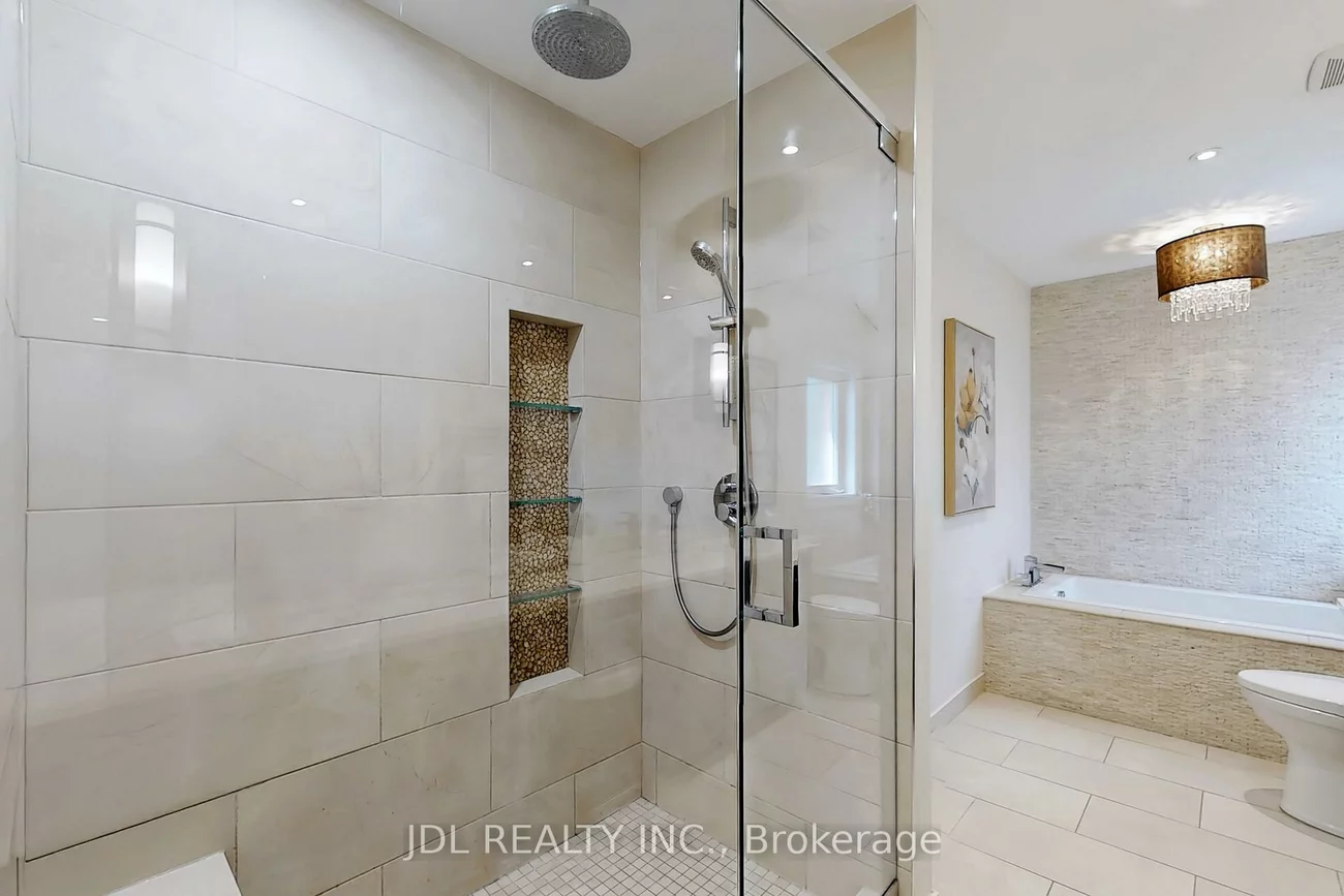 240, Lexington, 1015 - RO River Oaks, Oakville