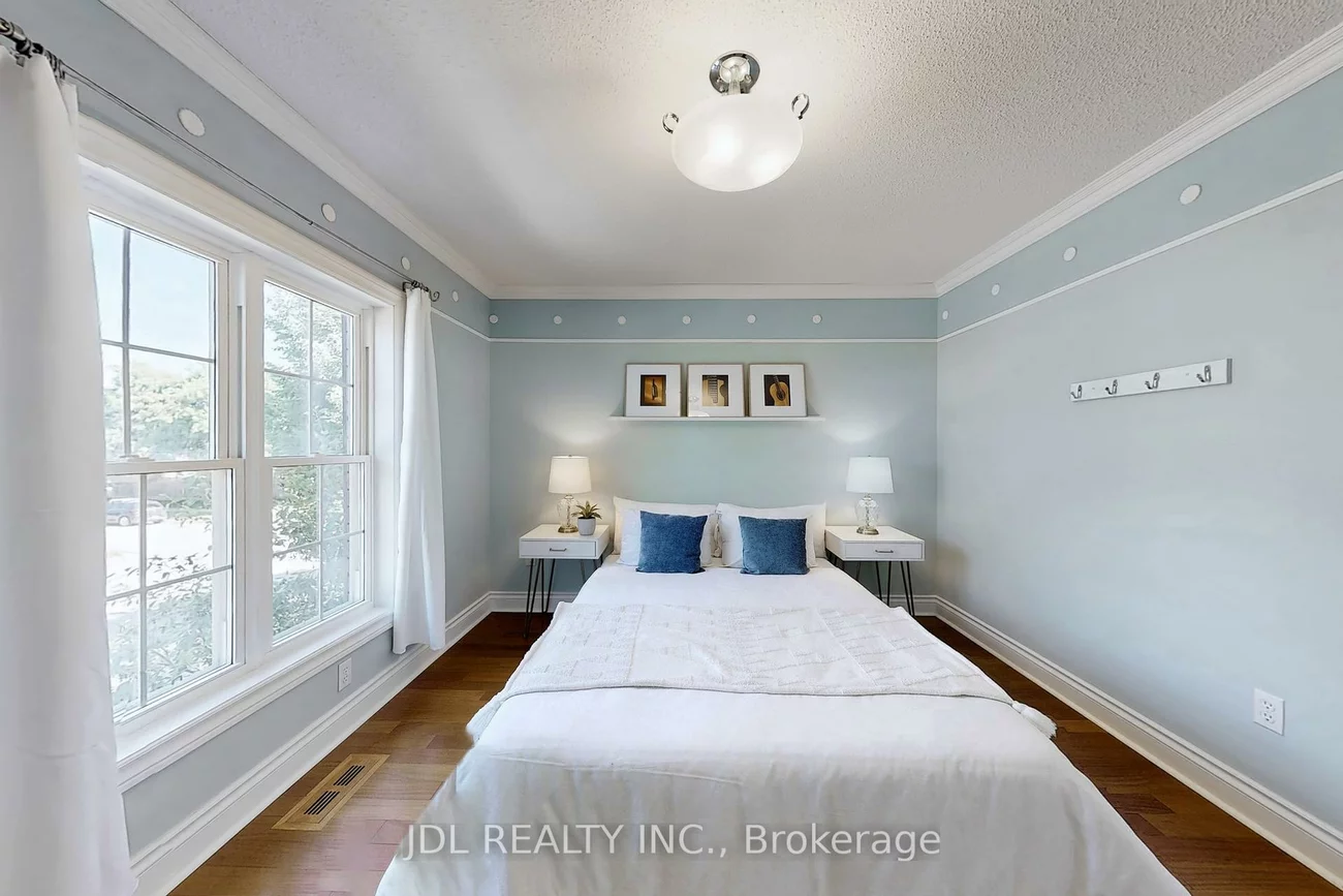 240, Lexington, 1015 - RO River Oaks, Oakville