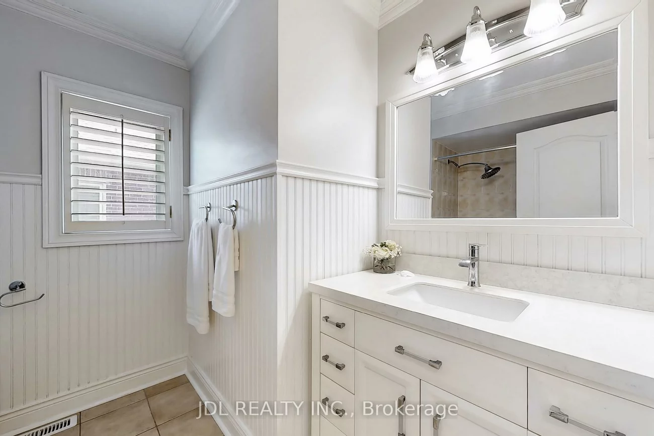240, Lexington, 1015 - RO River Oaks, Oakville