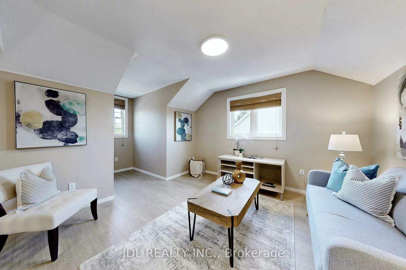 240, Lexington, 1015 - RO River Oaks, Oakville