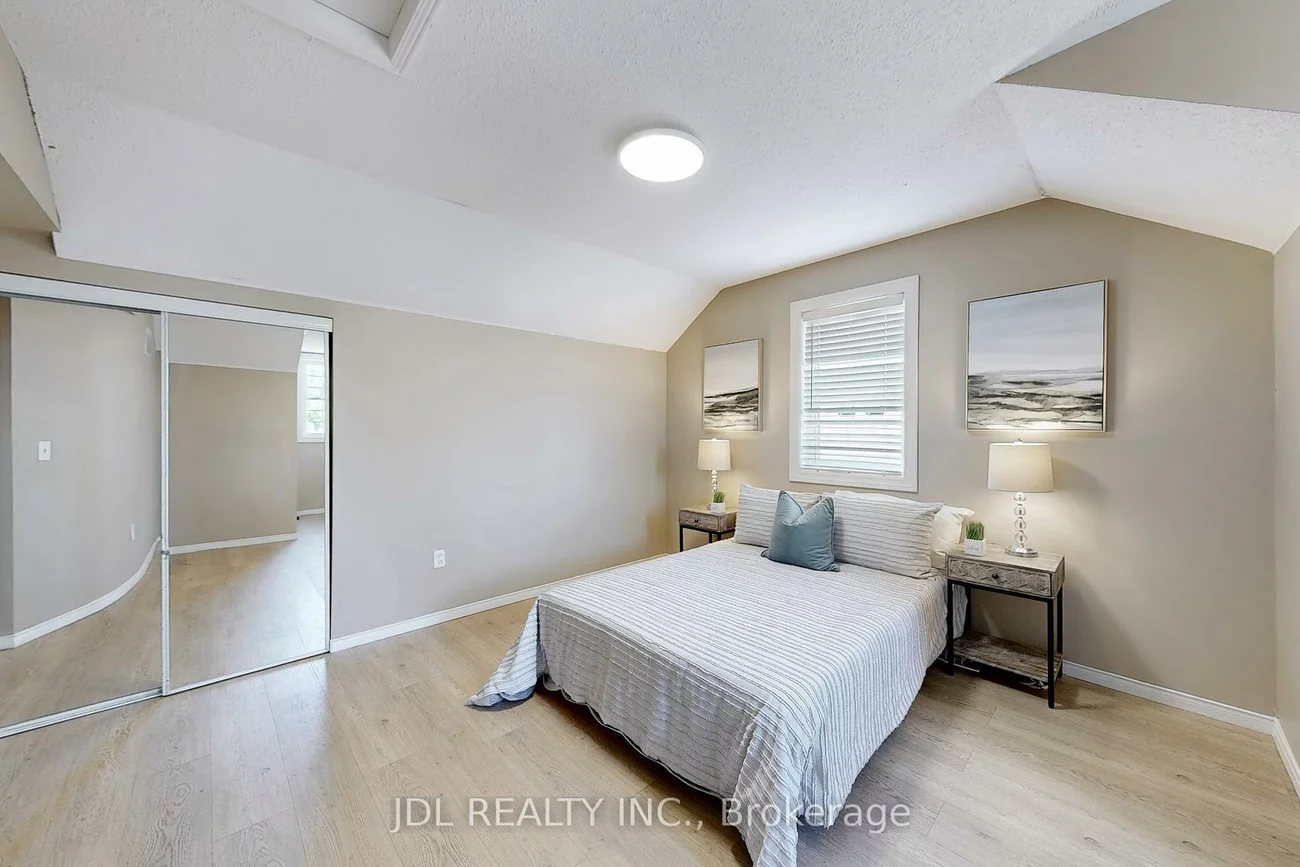 240, Lexington, 1015 - RO River Oaks, Oakville