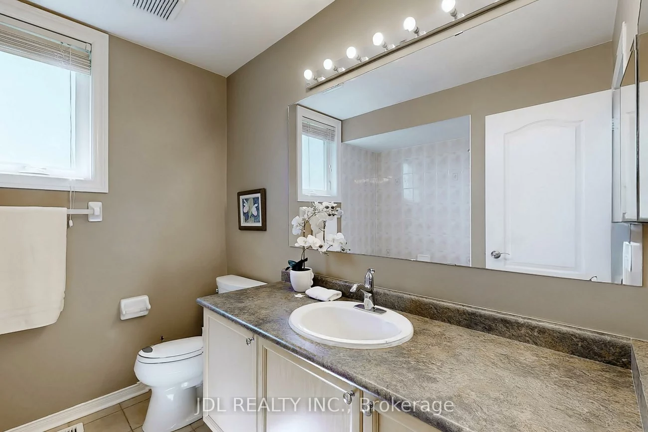 240, Lexington, 1015 - RO River Oaks, Oakville