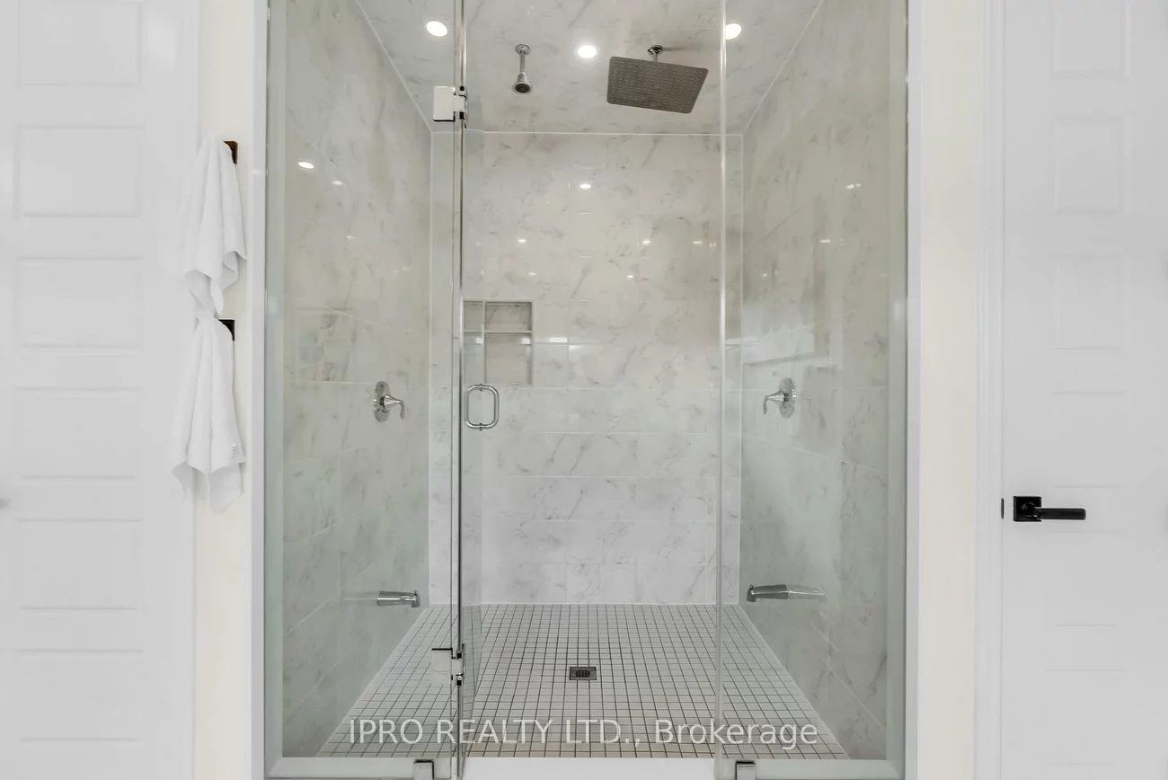3302, Rattlesnake, 1008 - GO Glenorchy, Oakville