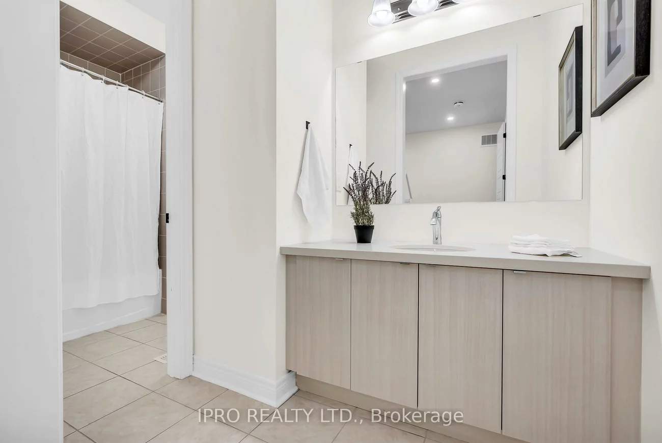 3302, Rattlesnake, 1008 - GO Glenorchy, Oakville