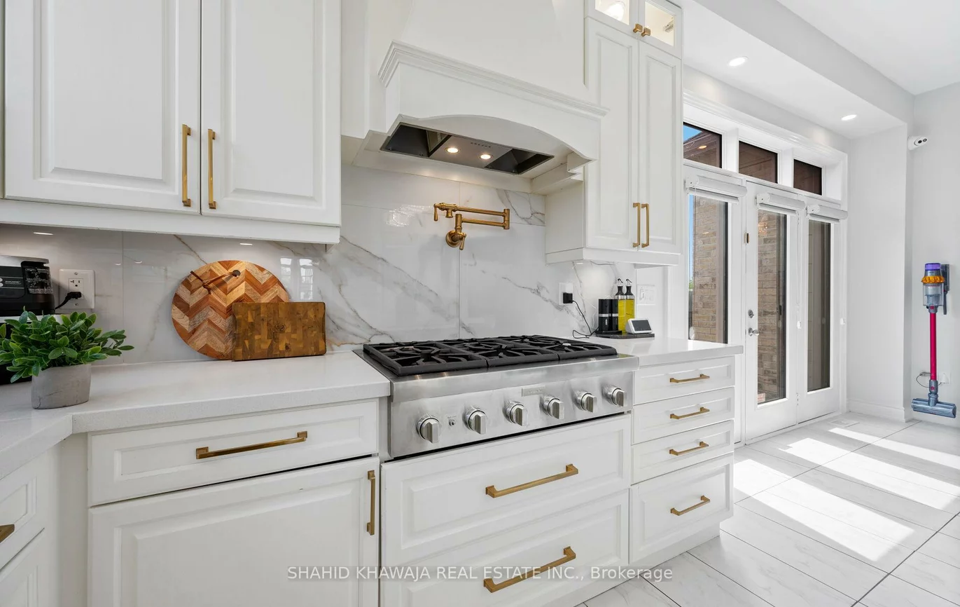 25, Wheat Boom, 1008 - GO Glenorchy, Oakville