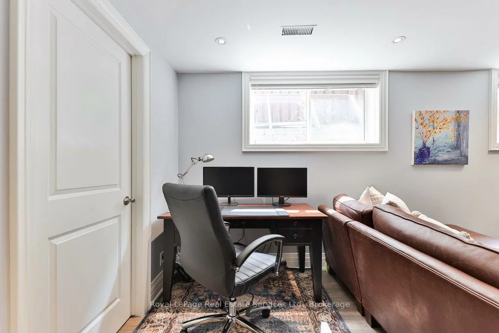 33, Forster Park, 1002 - CO Central, Oakville