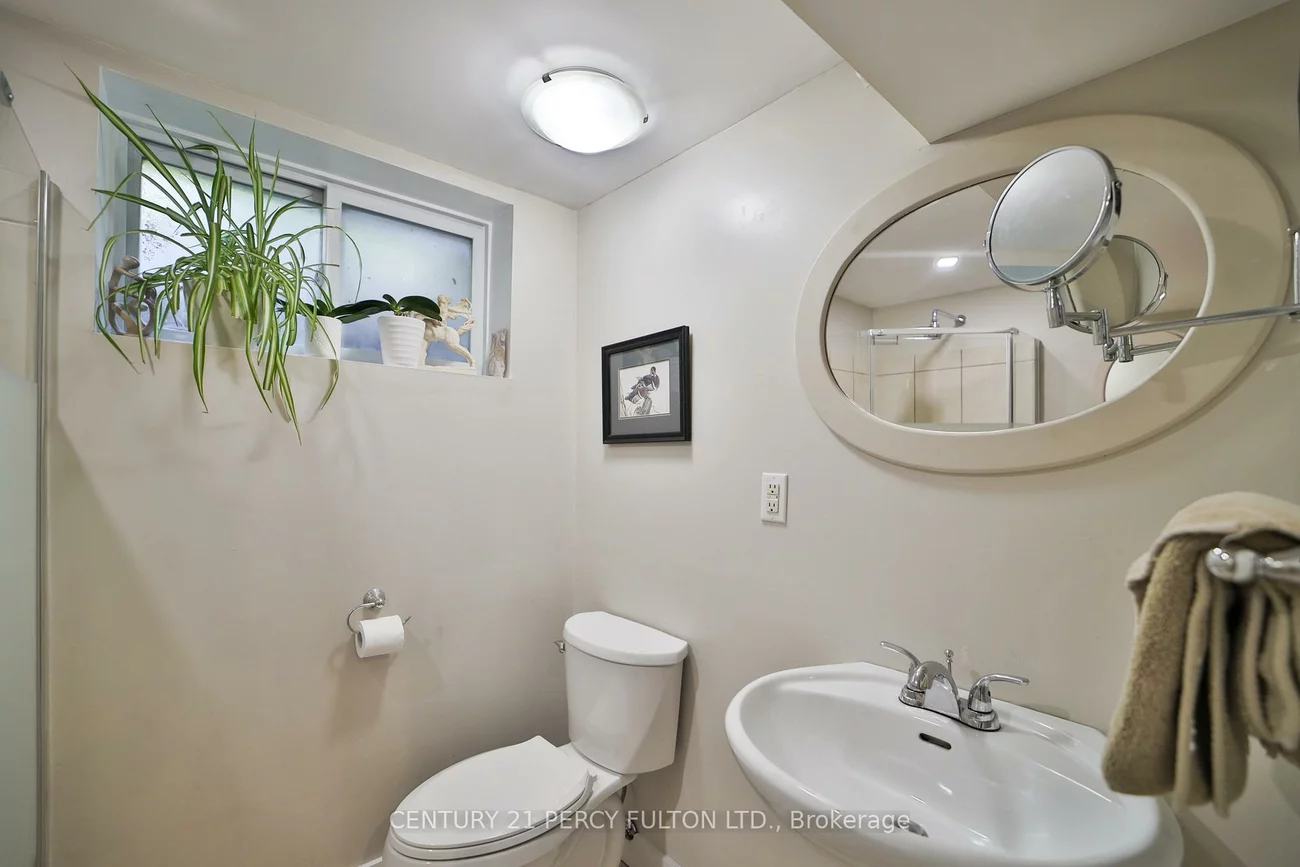 1520, Rebecca, 1017 - SW Southwest, Oakville