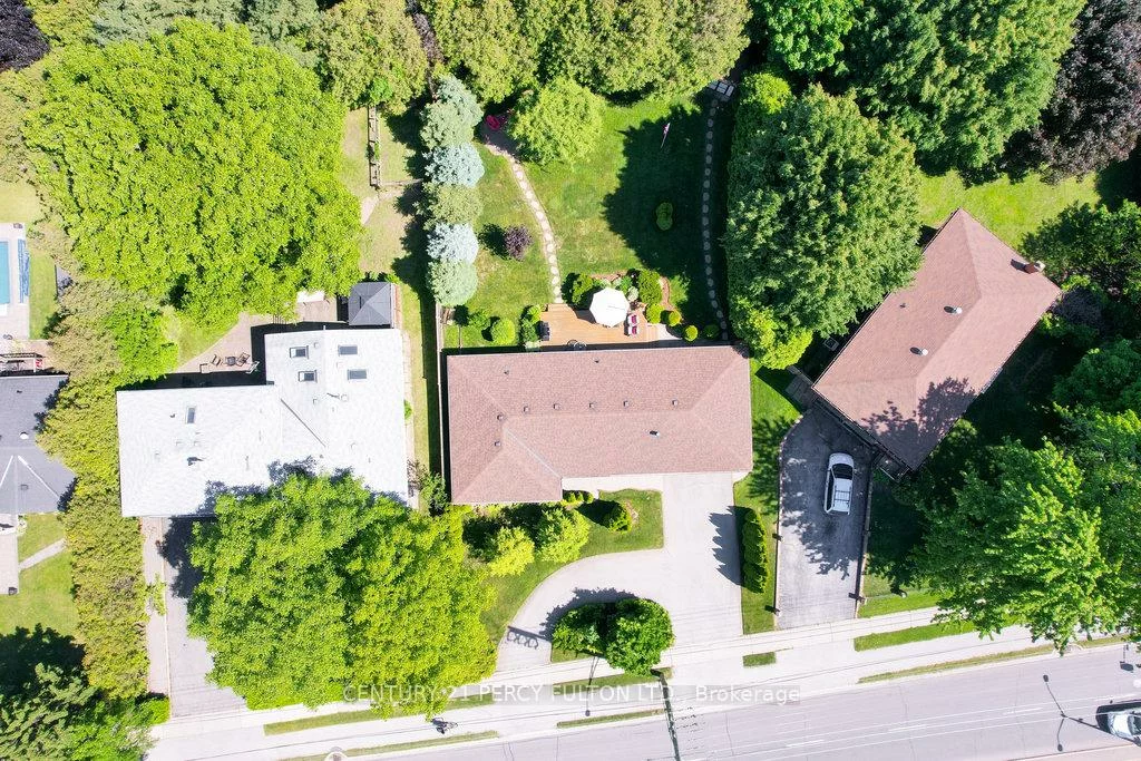 1520, Rebecca, 1017 - SW Southwest, Oakville