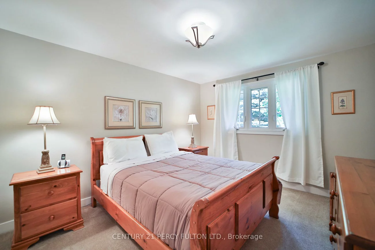 1520, Rebecca, 1017 - SW Southwest, Oakville