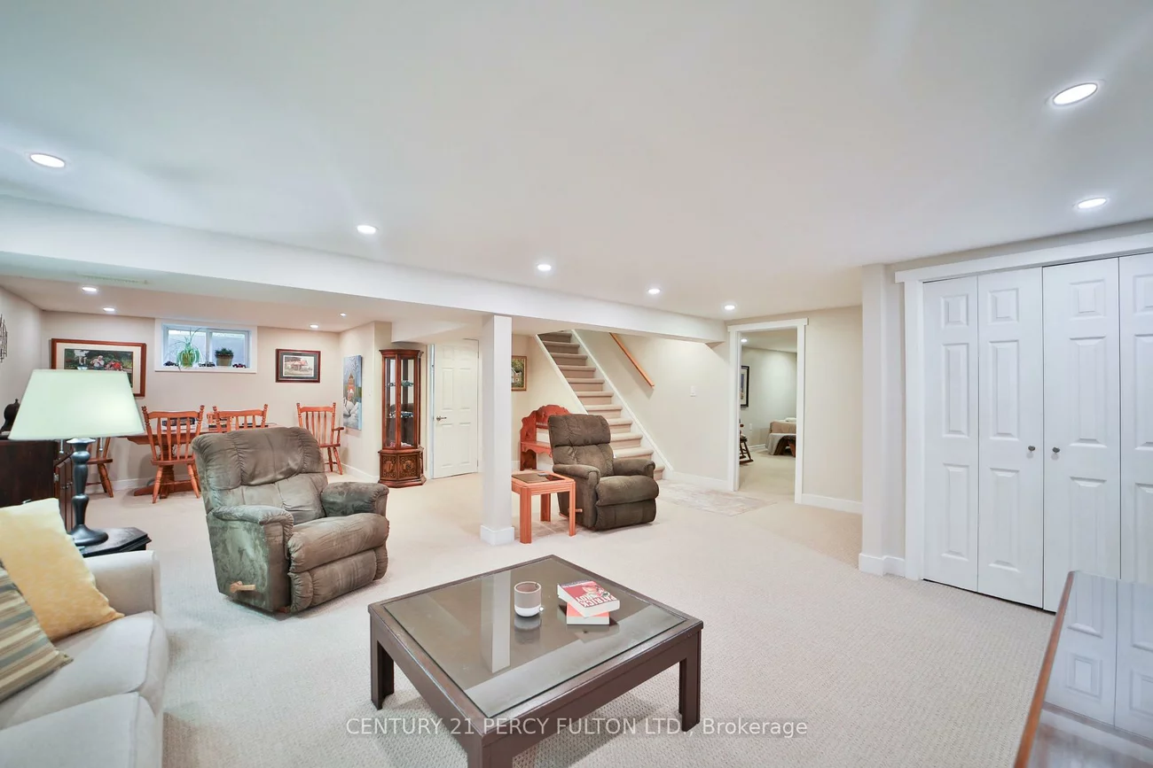 1520, Rebecca, 1017 - SW Southwest, Oakville