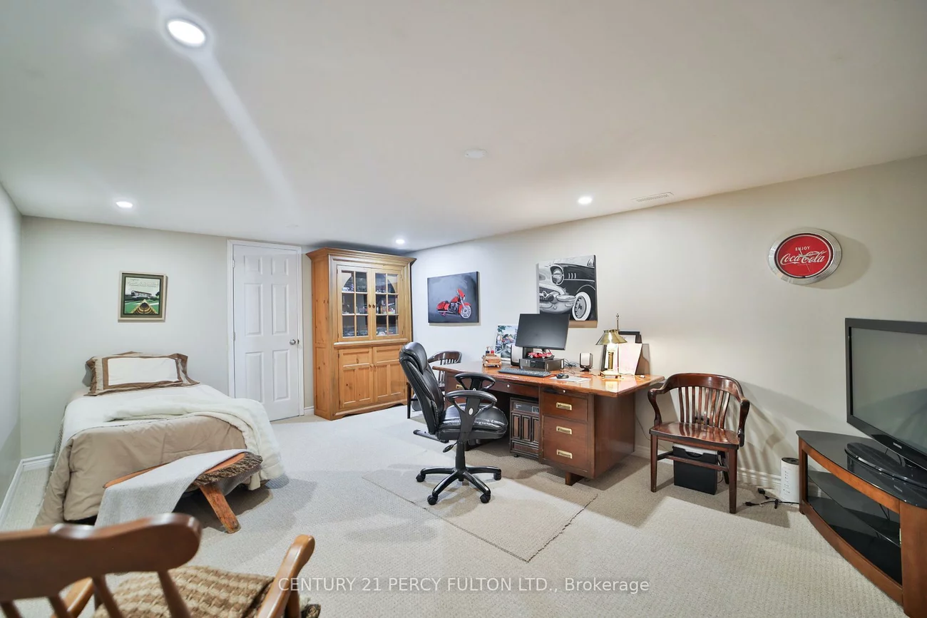 1520, Rebecca, 1017 - SW Southwest, Oakville