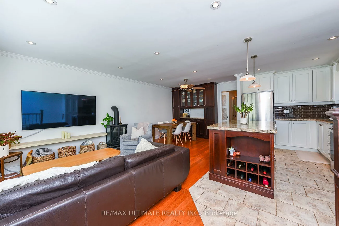 89, Mccraney, 1003 - CP College Park, Oakville