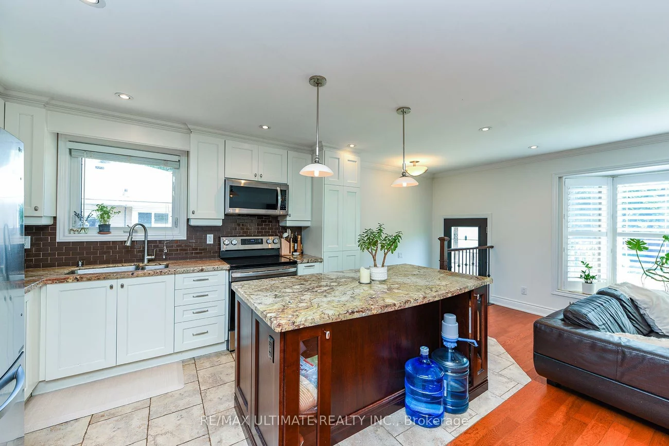 89, Mccraney, 1003 - CP College Park, Oakville