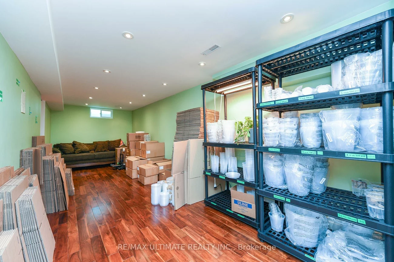 89, Mccraney, 1003 - CP College Park, Oakville