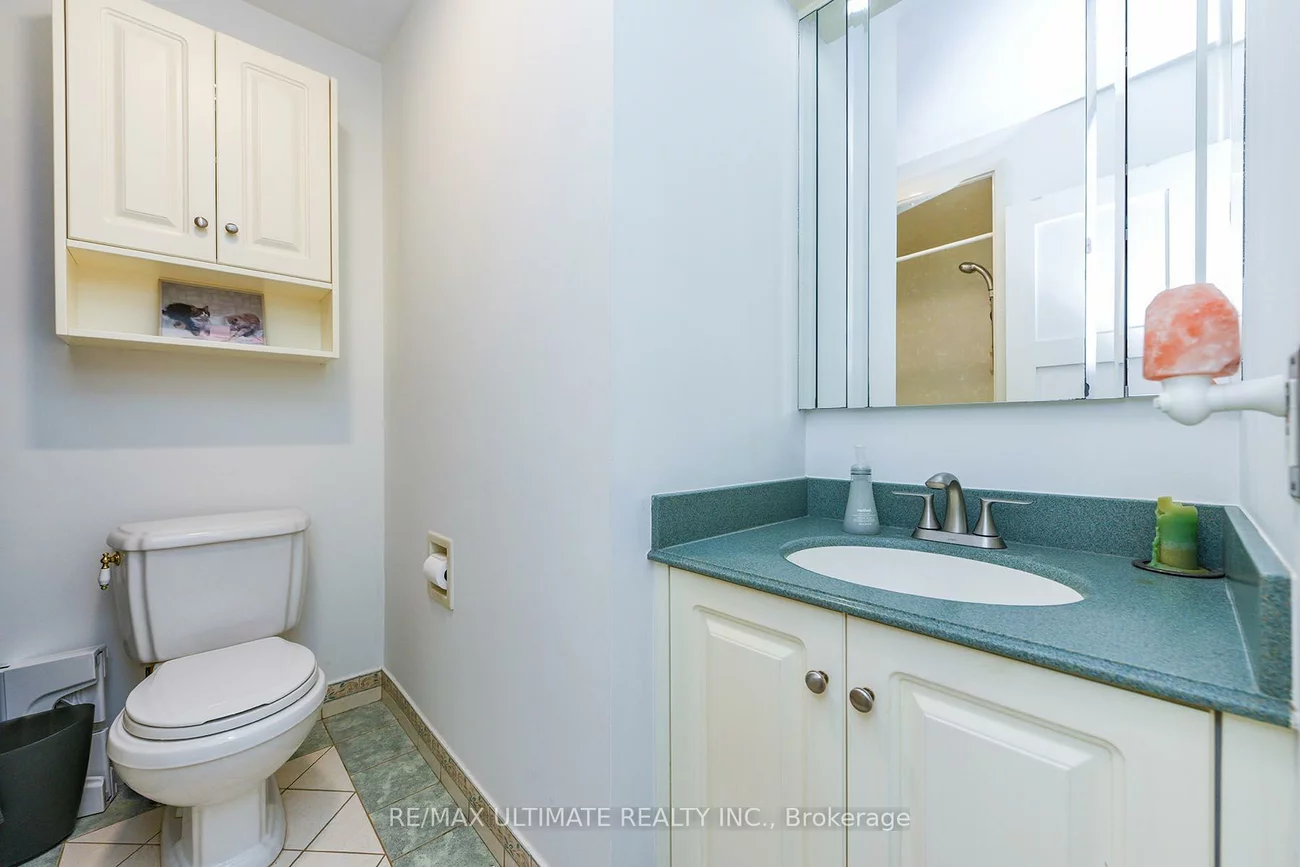 89, Mccraney, 1003 - CP College Park, Oakville