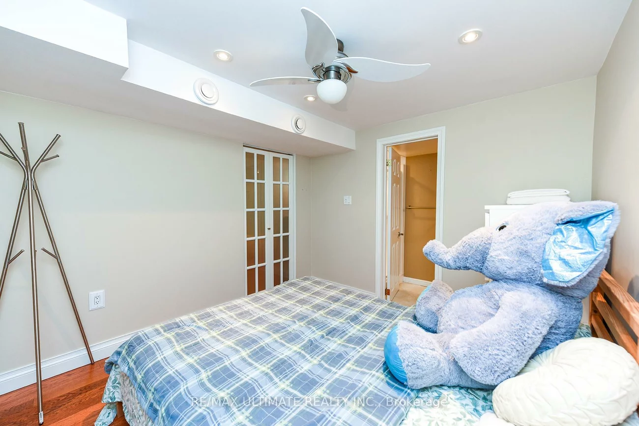 89, Mccraney, 1003 - CP College Park, Oakville