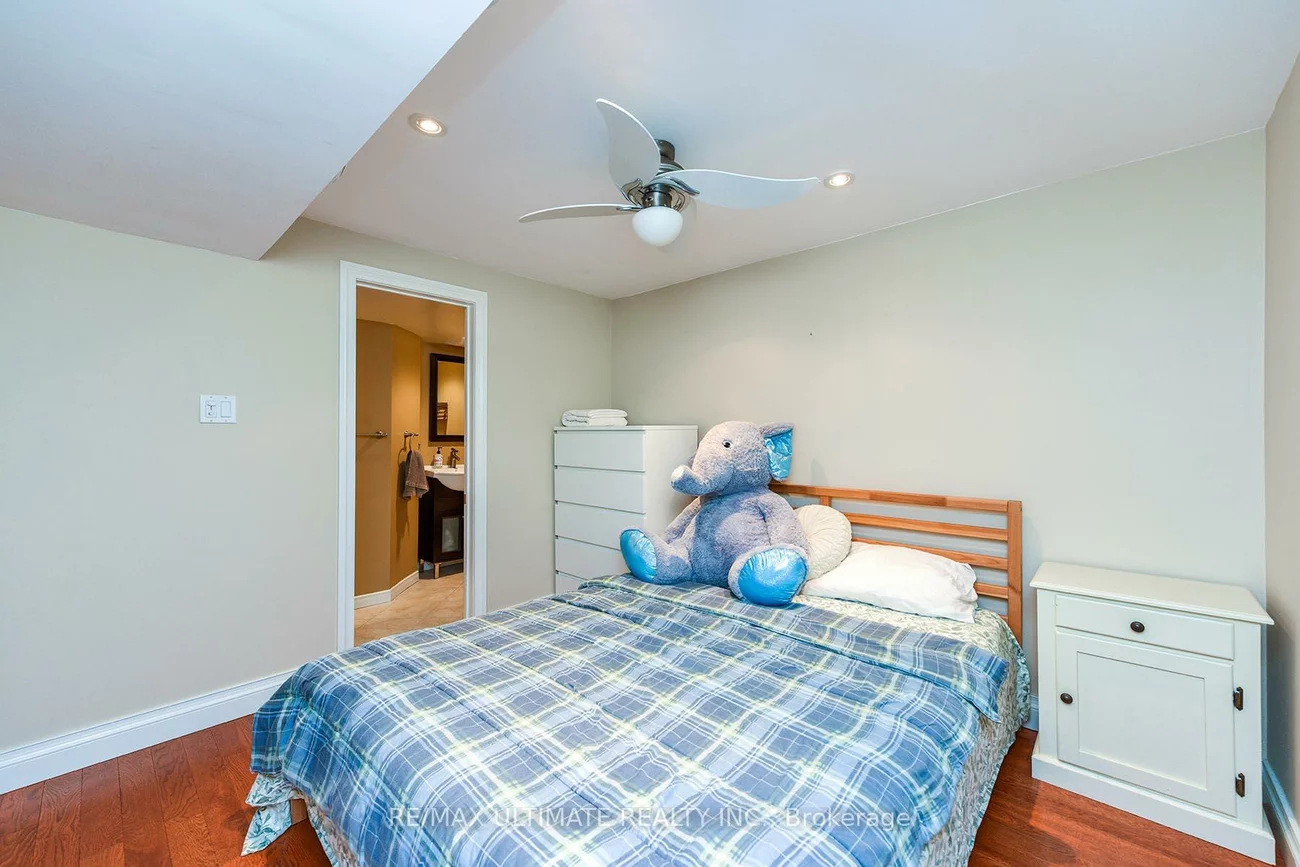 89, Mccraney, 1003 - CP College Park, Oakville