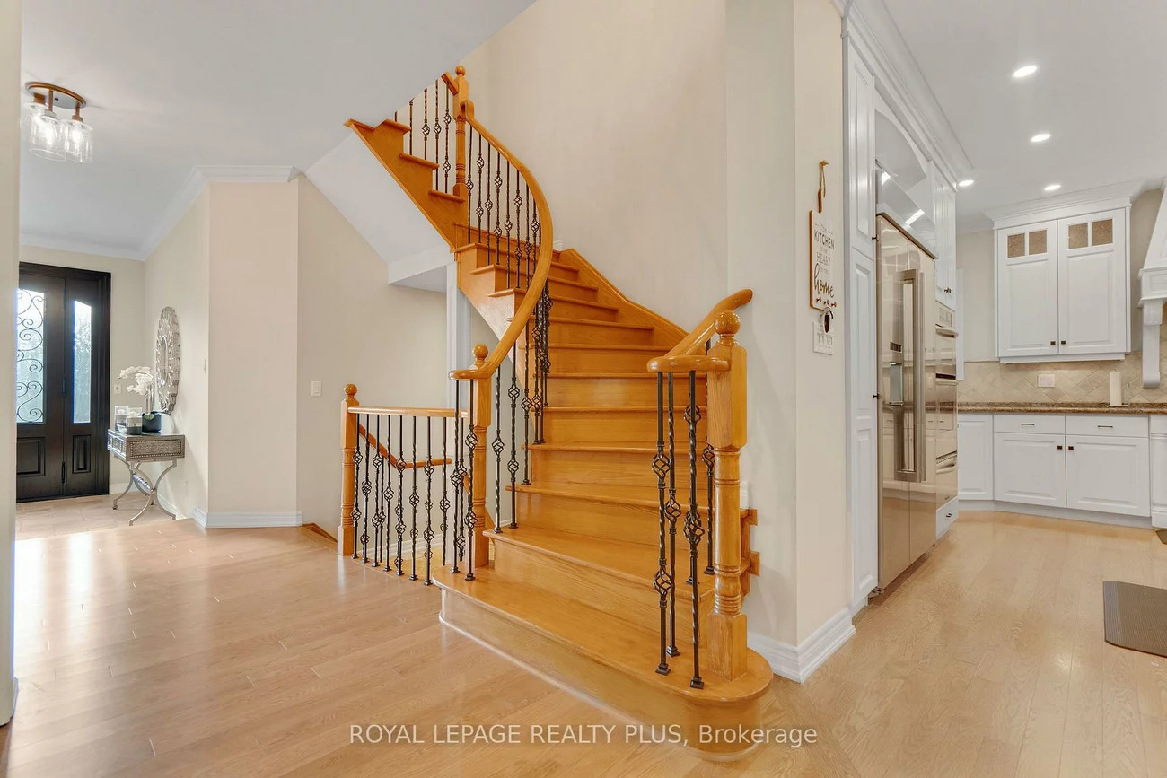 2376, Valley Forest, 1015 - RO River Oaks, Oakville