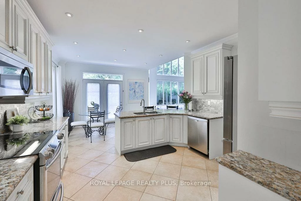 3321, Springflower, 1001 - BR Bronte, Oakville