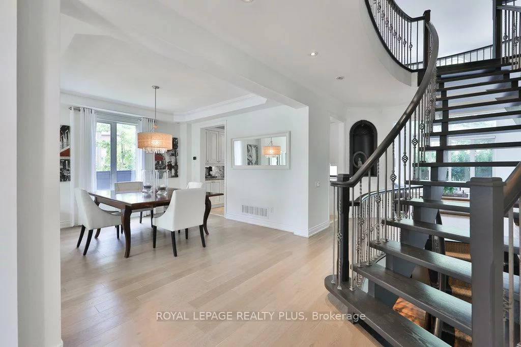 3321, Springflower, 1001 - BR Bronte, Oakville