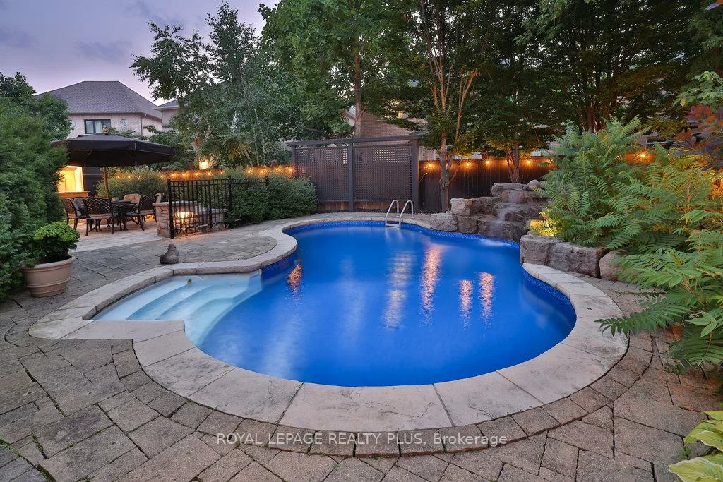 3321, Springflower, 1001 - BR Bronte, Oakville