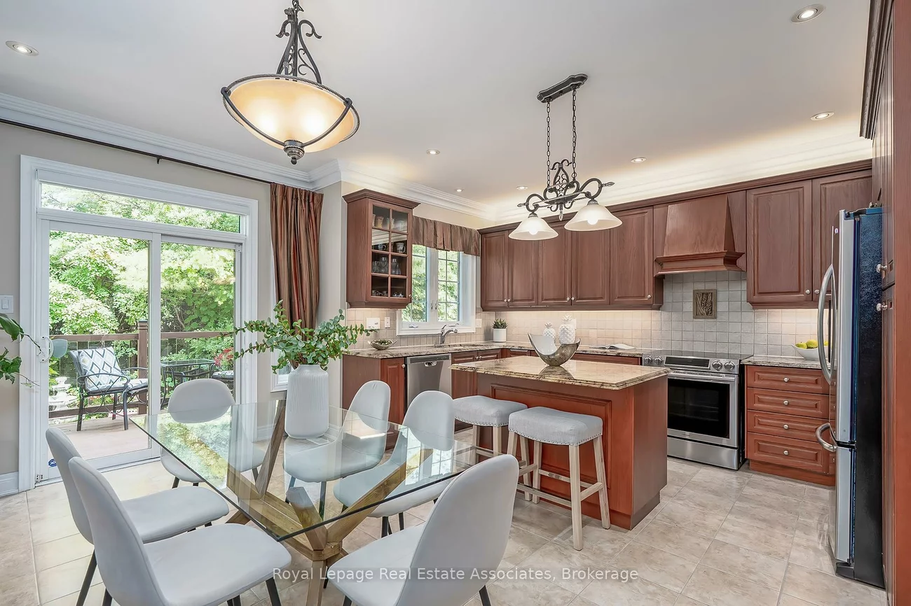 2257, Adirondak, 1022 - WT West Oak Trails, Oakville
