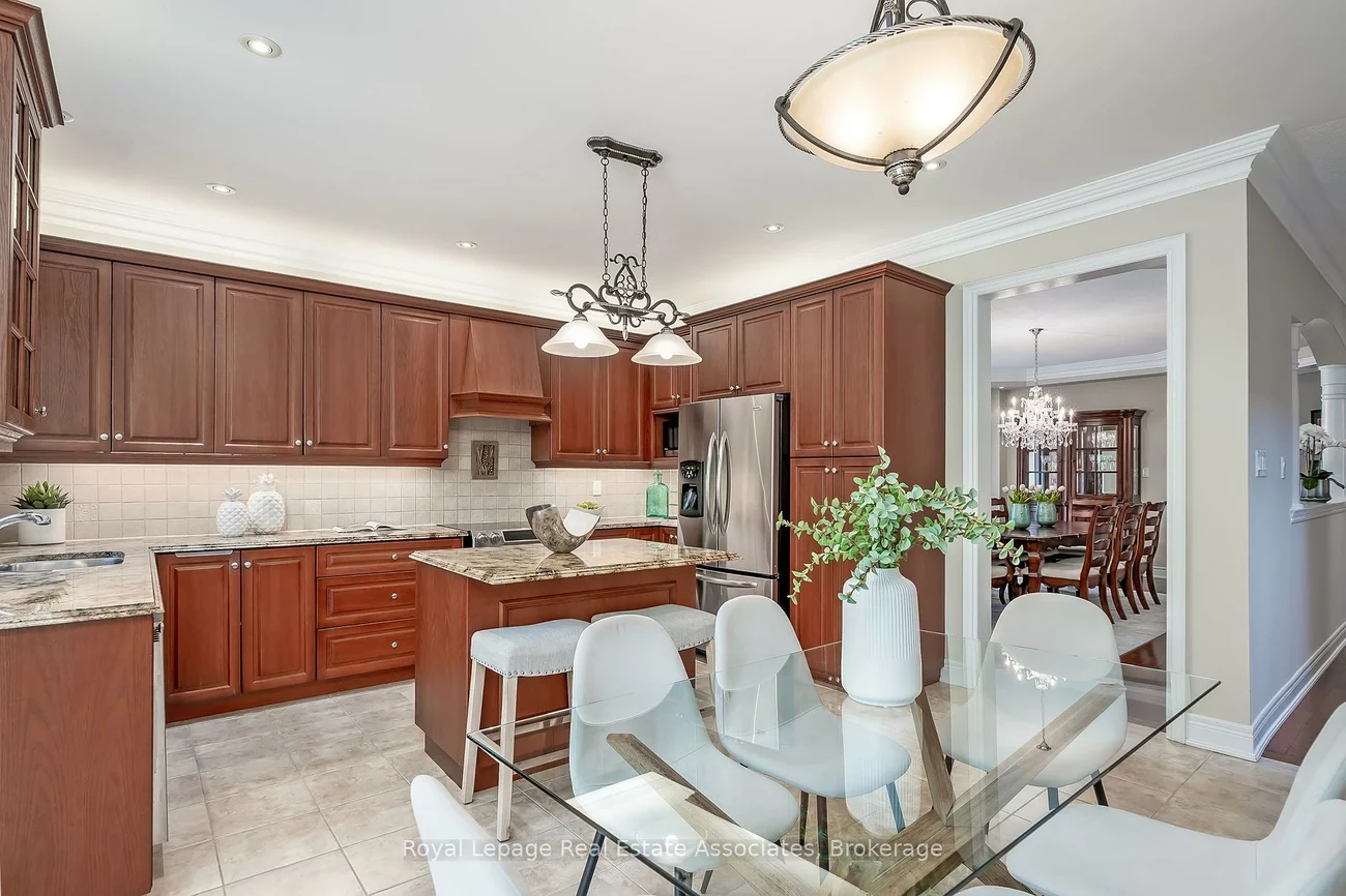 2257, Adirondak, 1022 - WT West Oak Trails, Oakville