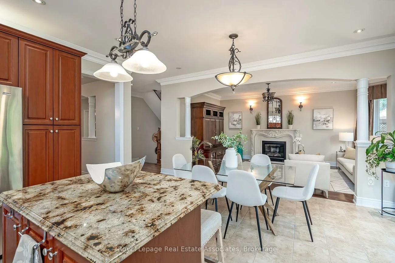 2257, Adirondak, 1022 - WT West Oak Trails, Oakville