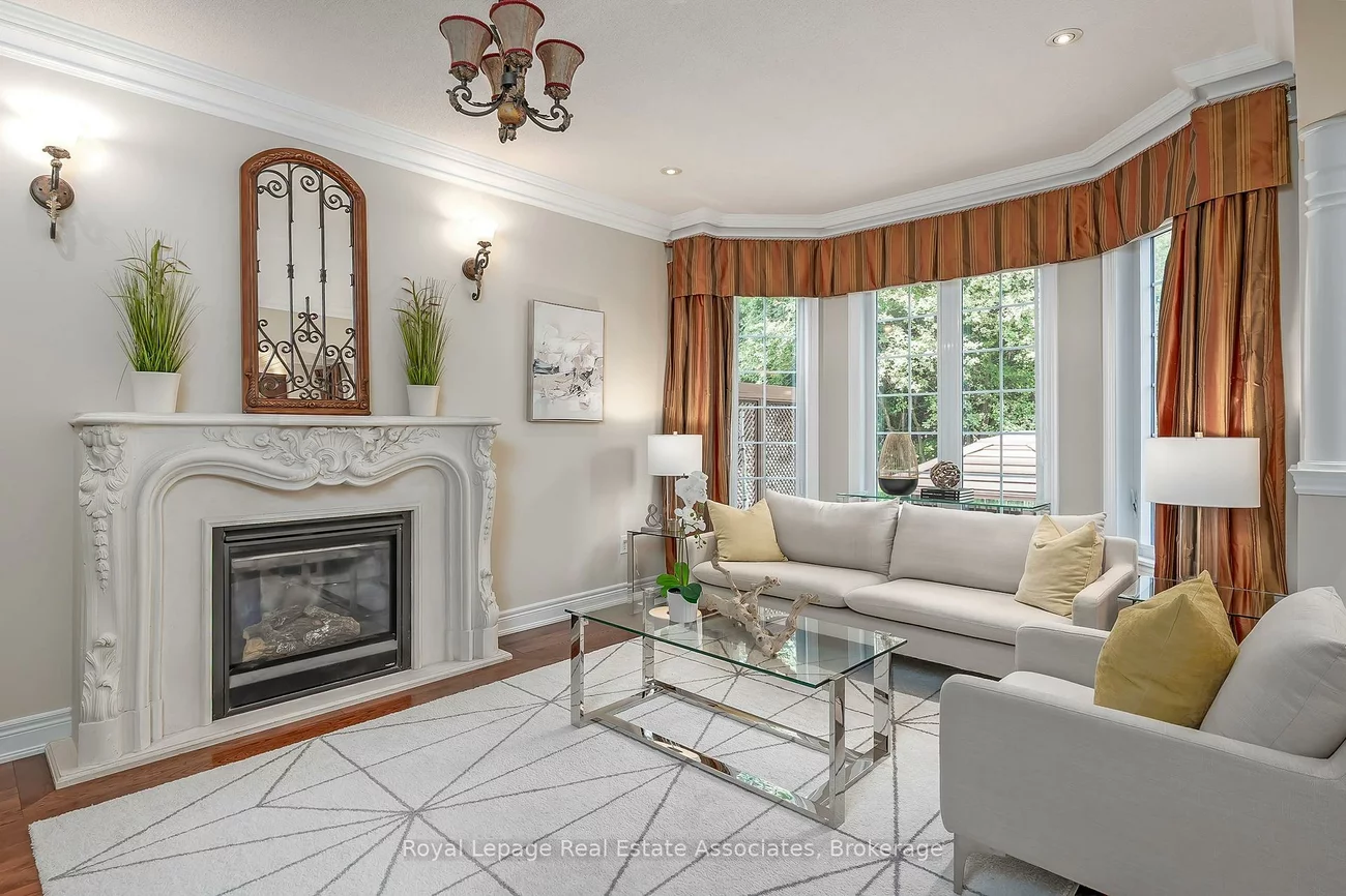 2257, Adirondak, 1022 - WT West Oak Trails, Oakville