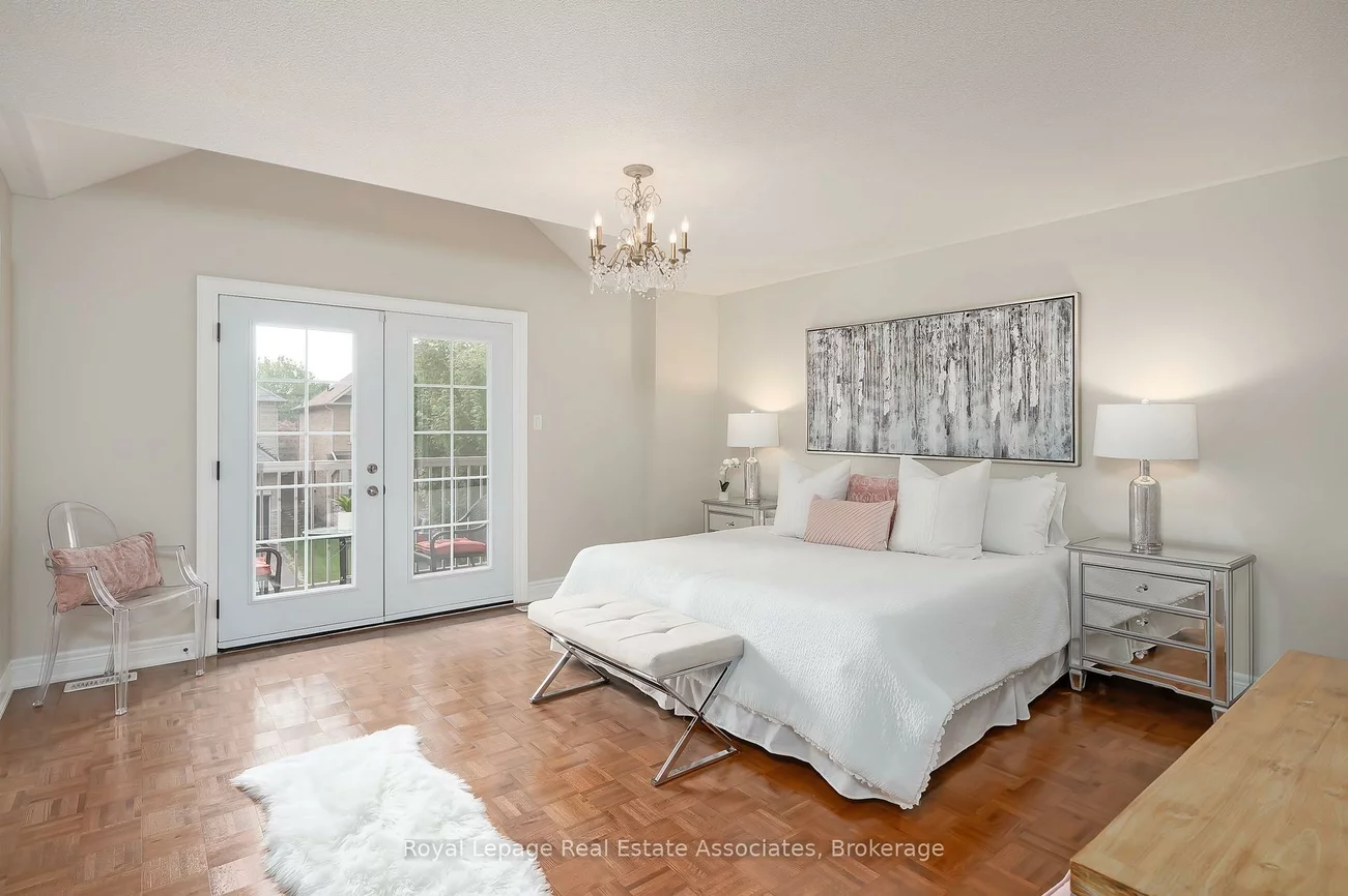 2257, Adirondak, 1022 - WT West Oak Trails, Oakville