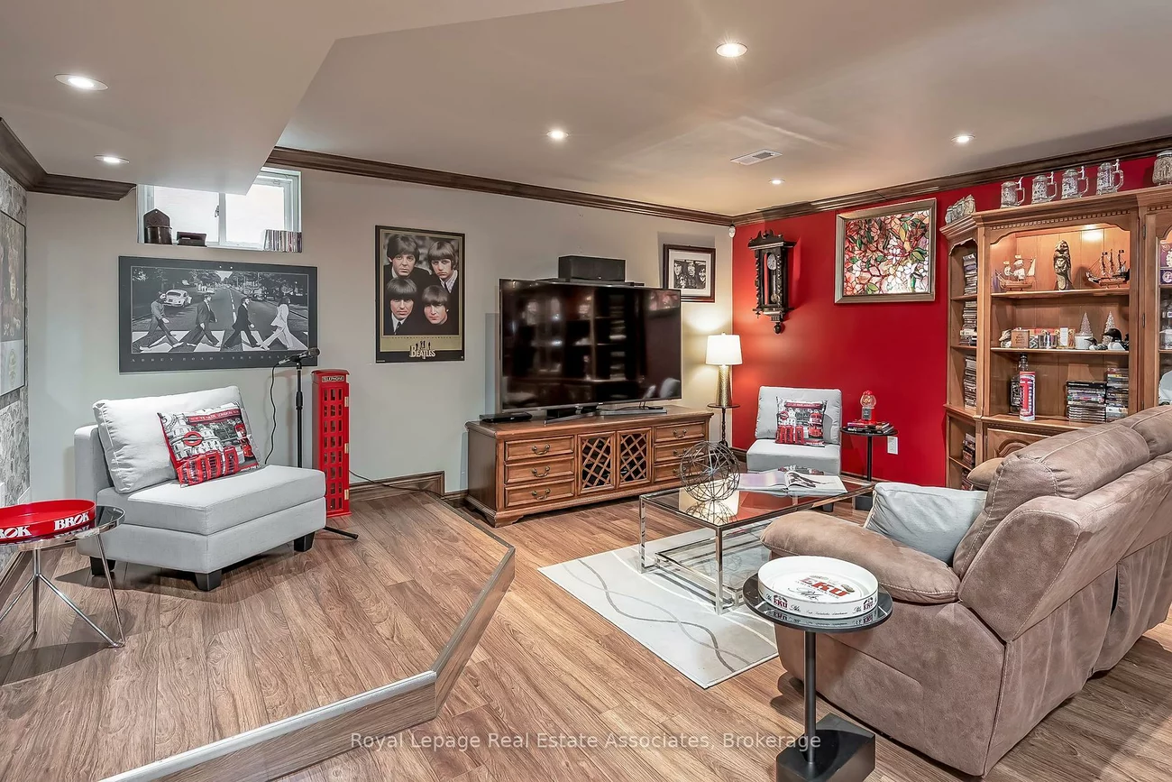 2257, Adirondak, 1022 - WT West Oak Trails, Oakville