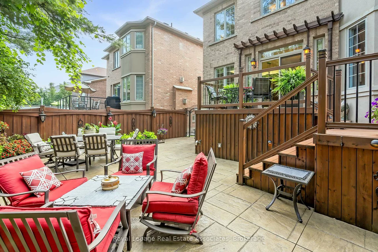 2257, Adirondak, 1022 - WT West Oak Trails, Oakville